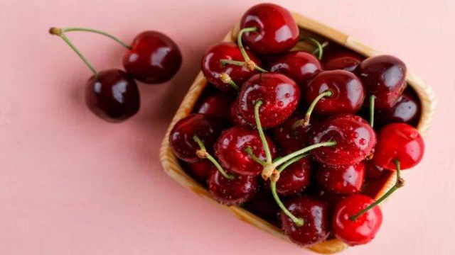 8 Manfaat Buah Ceri untuk Kesehatan Tubuh